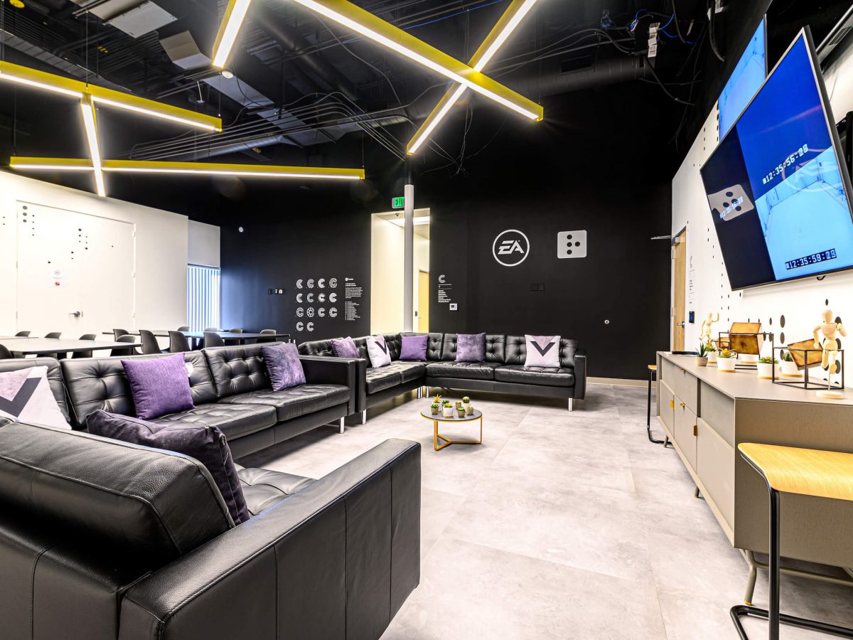 02. Electronic Arts - Studio
